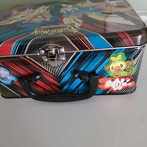 Pokémon Trading Card Tin Box - Picture 2 of 9